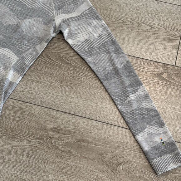 Smartwool Merino 250 Base Layer Top Shirt Women Small Grey Mountain Scape NWT - Picture 2 of 5